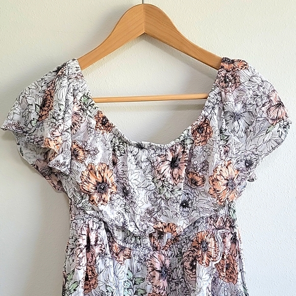 Torrid Flowy Blouse Floral Pattern 00 - Picture 2 of 8